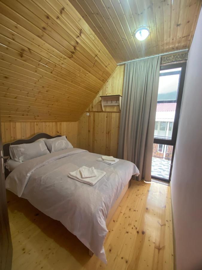 Kirta Hotel Gordi Eksteriør billede