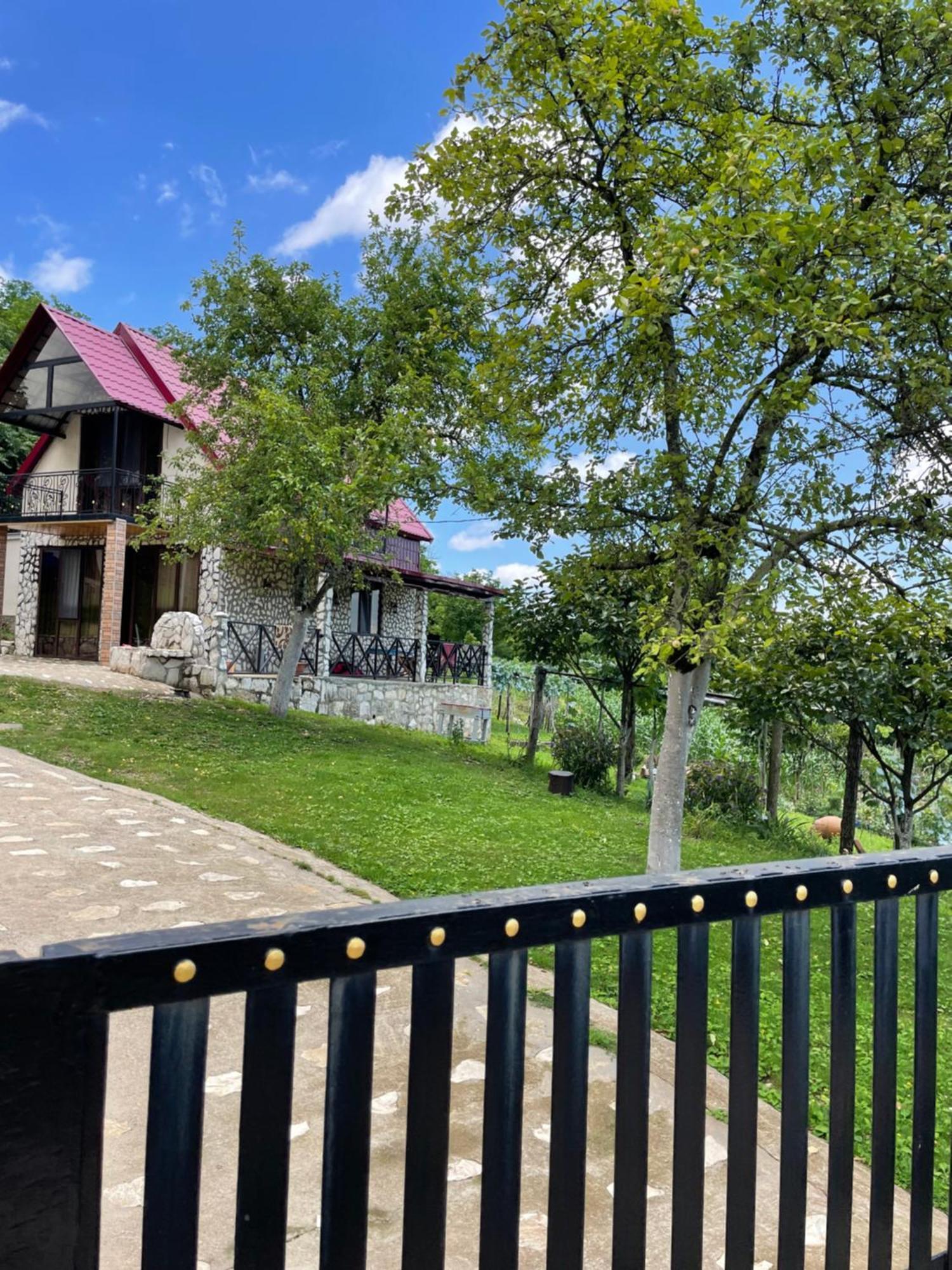 Kirta Hotel Gordi Eksteriør billede